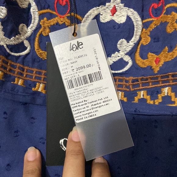 Lovegen Embroidered Top with Lining - Picture 6 of 6